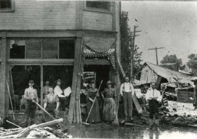 1903 Kansas River Flood - Residential and Business Damage. Families cleaning up damage. 